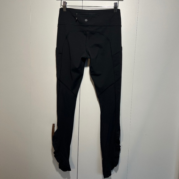 Lululemon leggings with pockets - Black - Size 6 - Picture 2 of 5